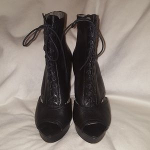 Black Vince Camuto Sandals